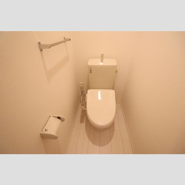 レーヴ・シェソワ107号室 温水洗浄暖房便座トイレ