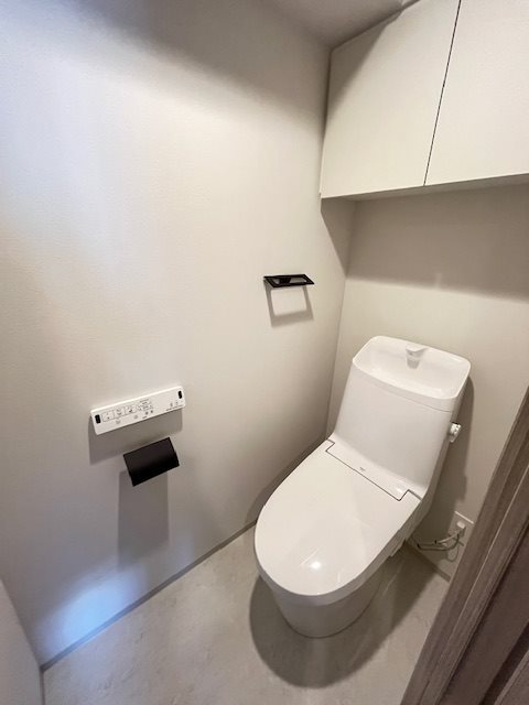 クロスレジデンス六義園5階 トイレ