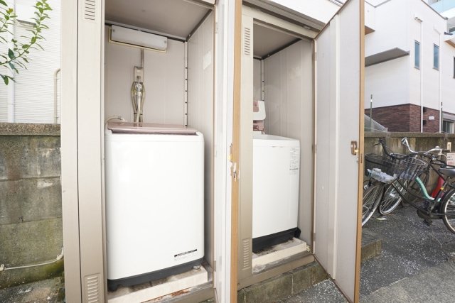 カルタス２１駒場東大前1階 ランドリー室