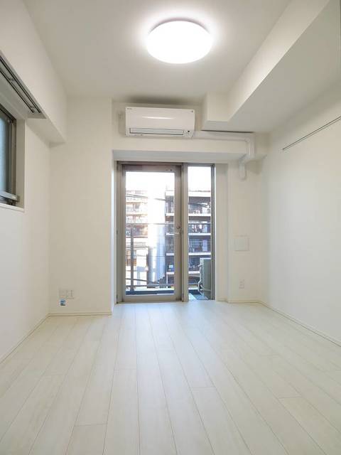 ガーラ・リバースクエア横濱南 リビング