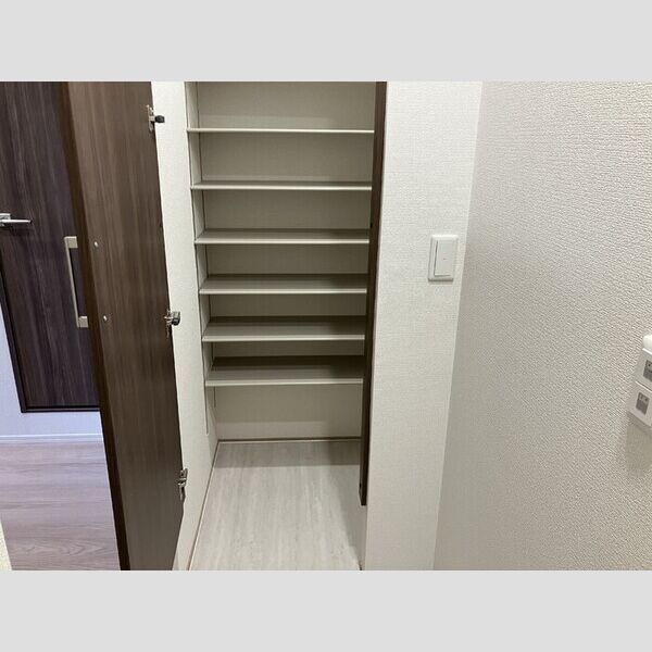 プライムヒル206号室 玄関