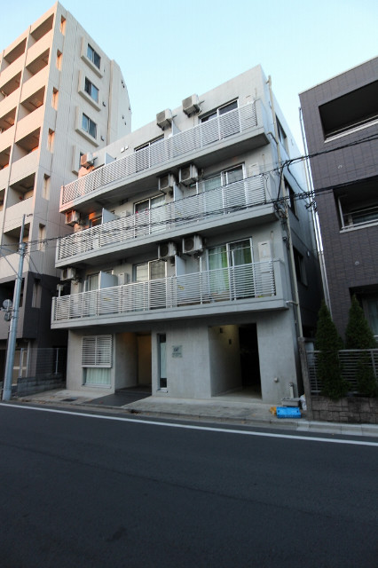 REV　REFAYS　B・Bの外観画像