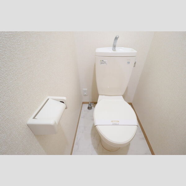 ロイヤルアベニール　A・B トイレ