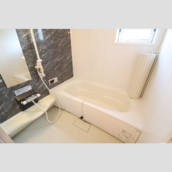 ラヴィエール102号室 浴室