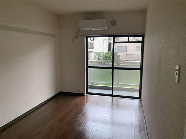 ロイヤル二俣川Ｂ棟2階 リビング