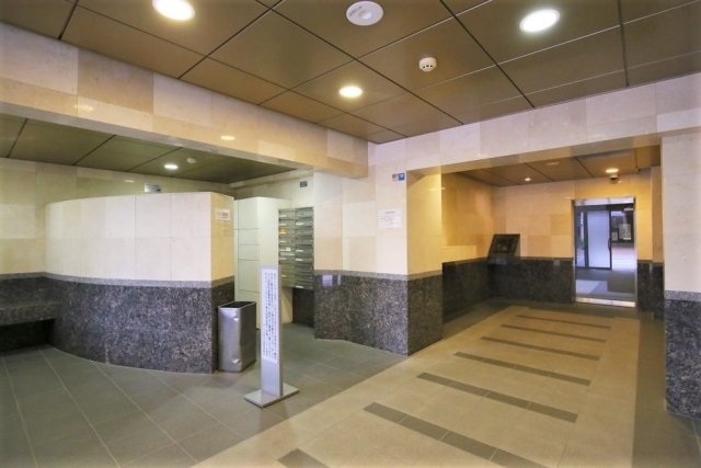 ルーブル芦花公園1階 エントランス