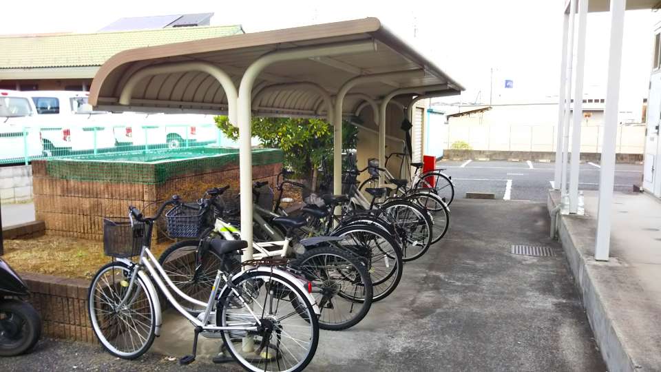 レオパレスＬａ・ｐｕｒｅ208号室 駐輪場