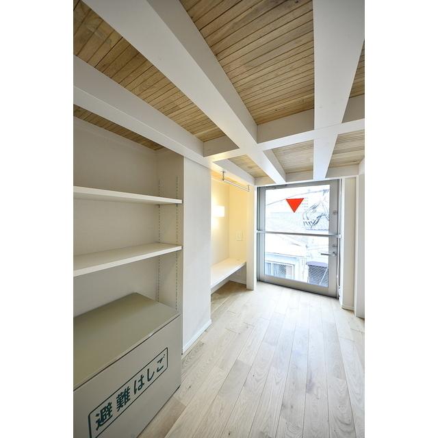 グランエッグス西新宿E3階 玄関