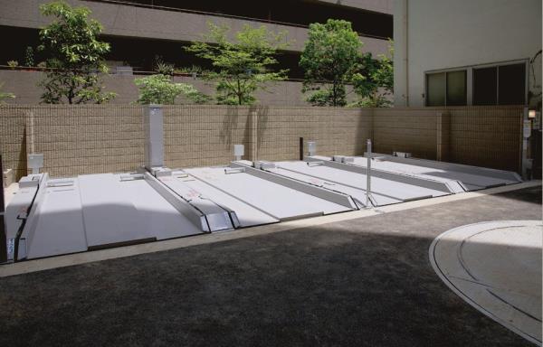 アパートメンツ三田1001号室 駐車場