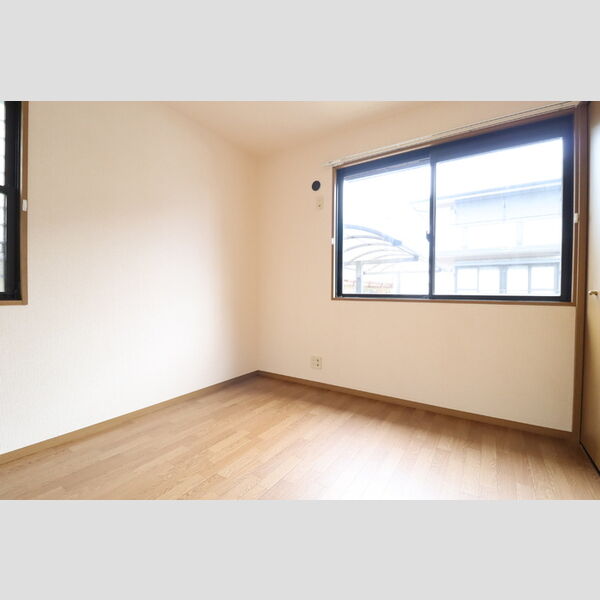 モービルガーデン山田　壱番館102号室 洋室