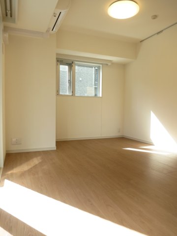 サンパール弐番館0202号室 洋室　※現況優先