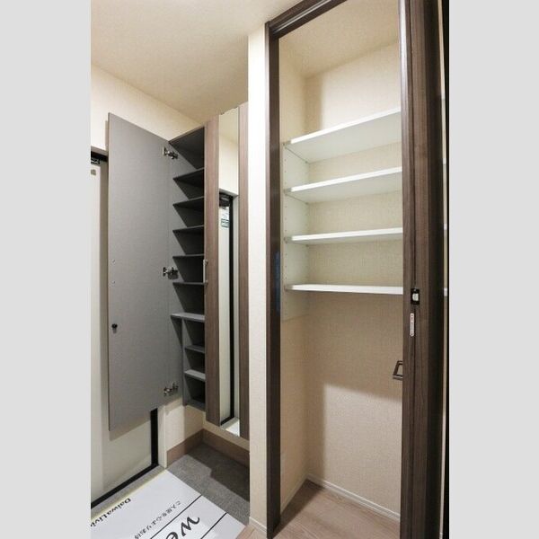 カミーノ　コモド　Camino　Comodo102号室 シューズボックス