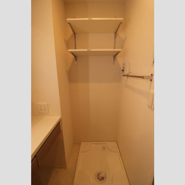 インペリアルヒルズ108号室 同建物別部屋の参考画像