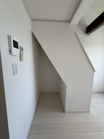 ヒルズ弘明寺202号室 収納