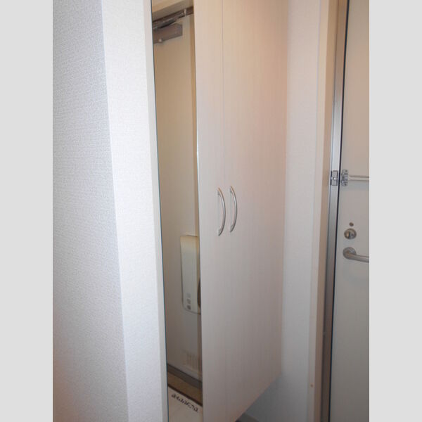 シーバス　B館203号室 玄関