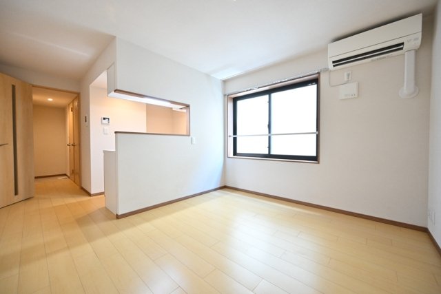 ＣＥＮＴＲＡＬ　ＧＡＲＤＥＮ　ＲＥＳＩＤＥＮＣＥ　ＴＯＫＹＯ1階 リビング