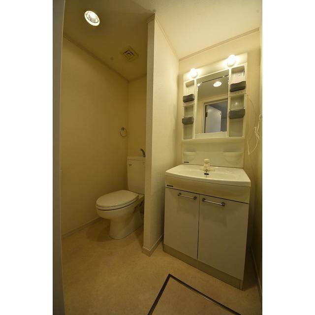 プラウランド京王堀之内1階 玄関