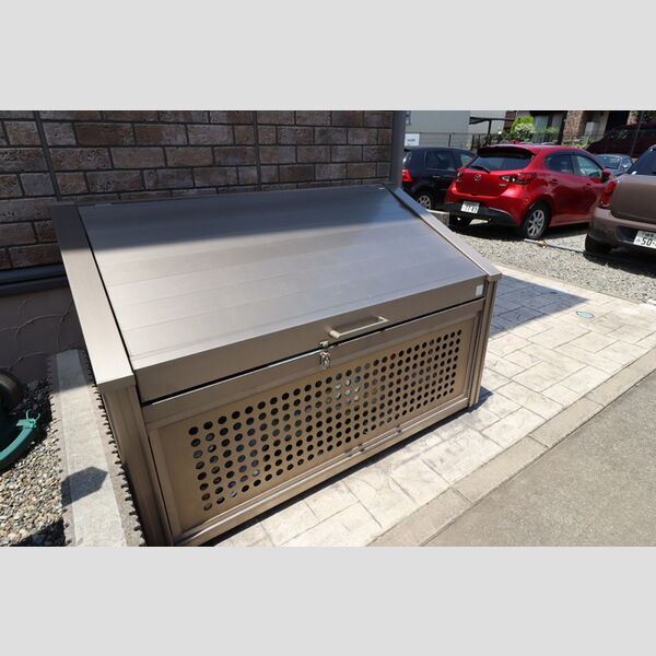 ユウ・カサグランデ 周辺