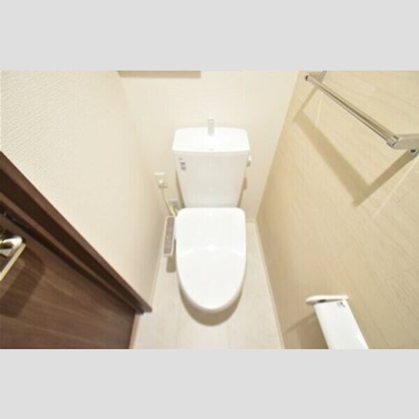 Same sky303号室 トイレ