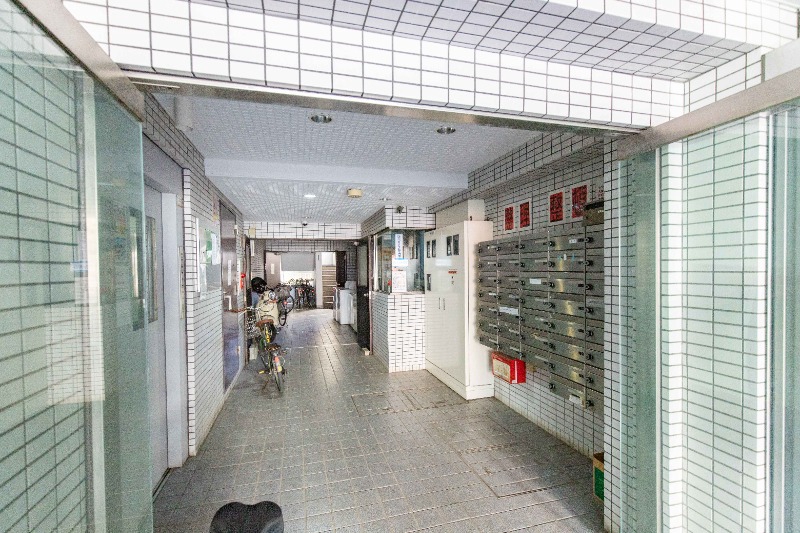 ホーユウコンフォルト岸根公園 エントランス