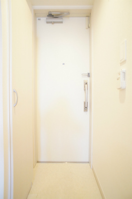 リブリ・エクセルシオ六浦2階 玄関