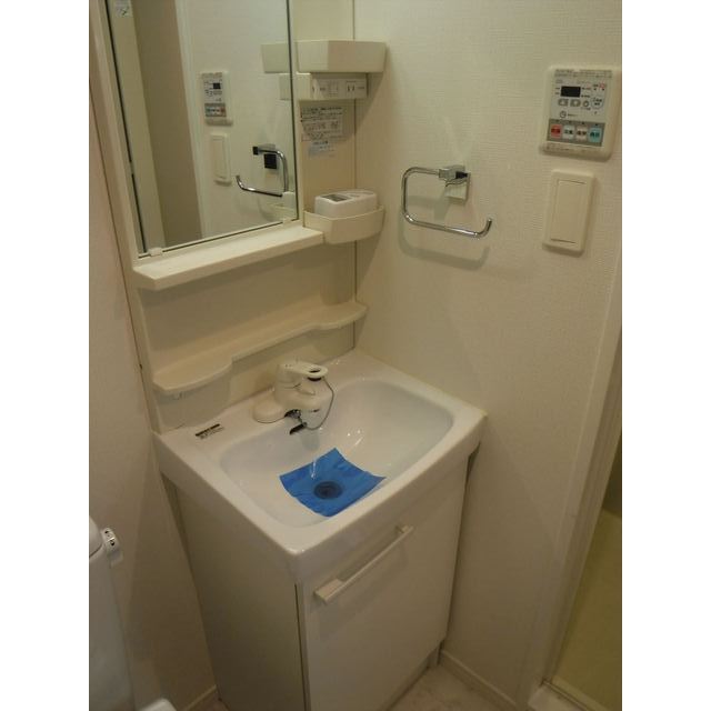 ルクレ西新宿0503号室 内観