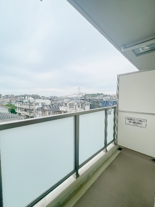 ラクラス菊名 バルコニー