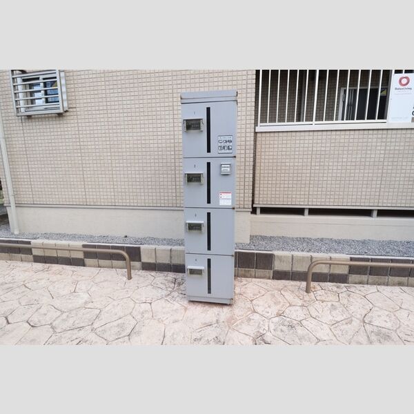 エーデルワイス検見川101号室 宅配ボックス