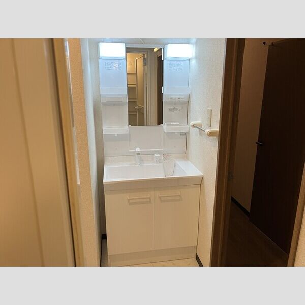 グランデージ長浦 洗髪洗面化粧台