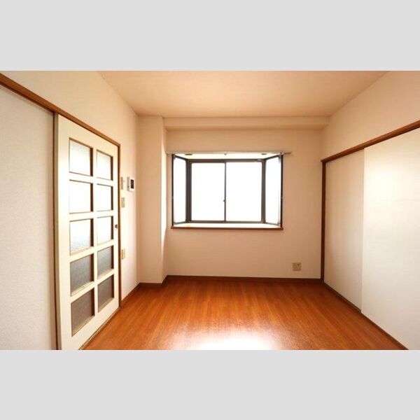 レジデンス八木 洋室6帖