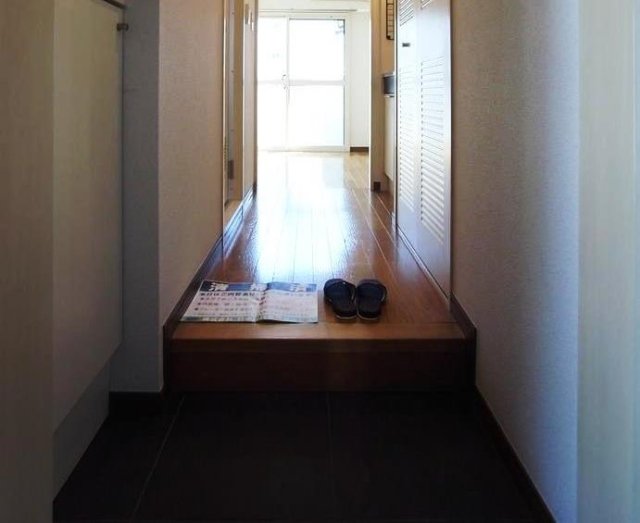 グリフィン横浜7階 玄関