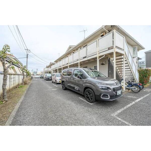 湘南サンライズガーデンA棟 駐車場