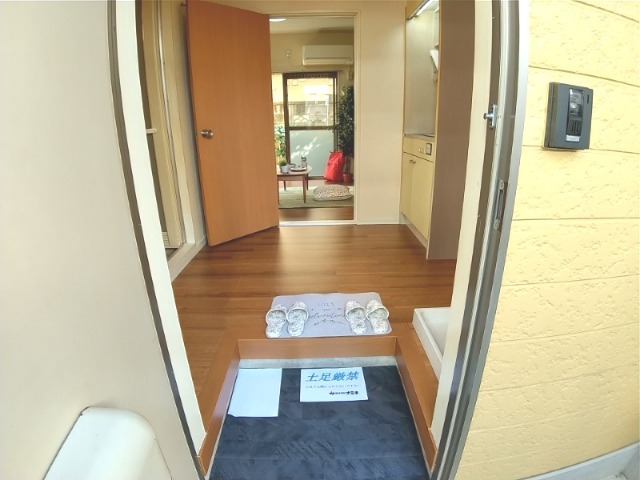 アバイドハウス 玄関