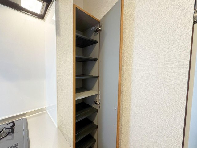 Ｌ’Ａｒｉａ　Ｏｍｉｙａ105号室 収納