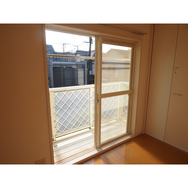 House of 白山2F号室 洋室側にバルコニー