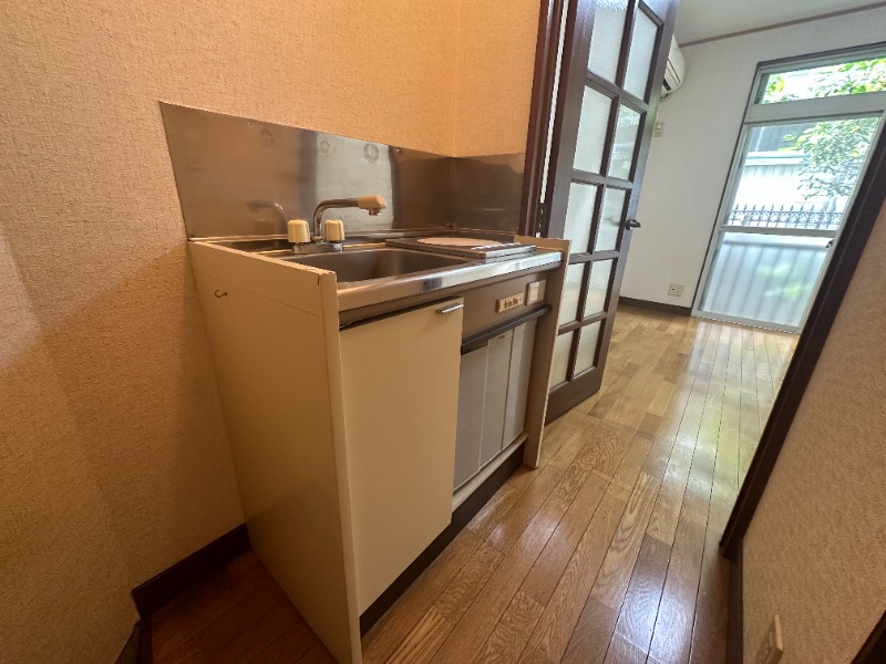 ジョエルココ1階 キッチンと洋室の間に扉があります