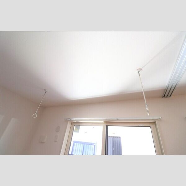 Breeze谷塚103号室 室内物干し金物