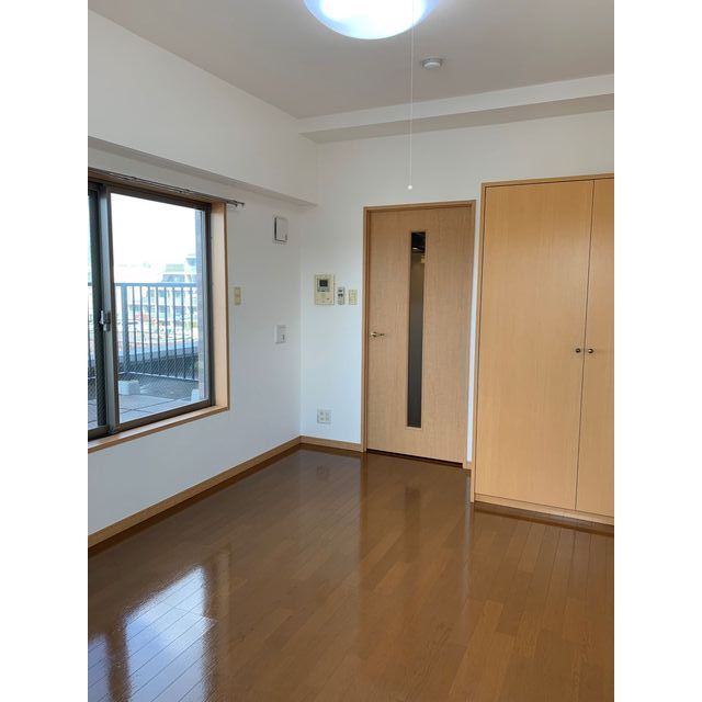 ニューシティアパートメンツ久が原0503号室 リビング