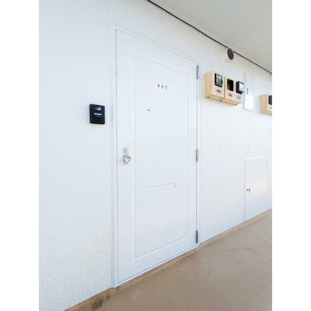 インティメイトハイツ 玄関