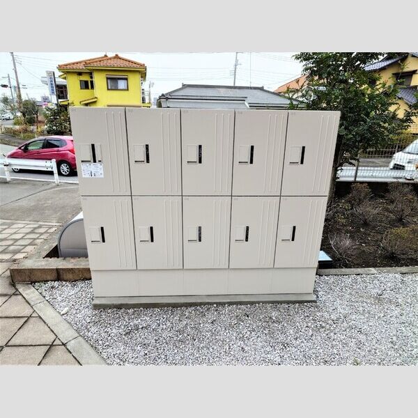 ゼファーコートⅡ201号室 宅配ボックス