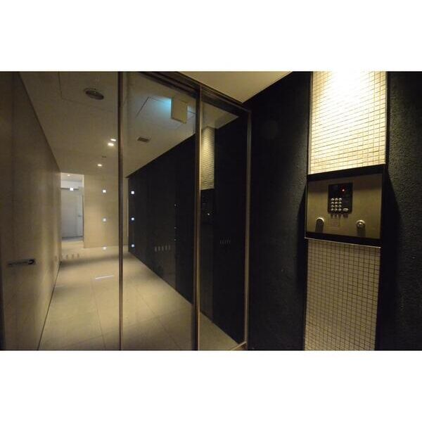 サンファーロ新都心802号室 エントランス