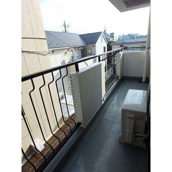 ロイヤルエモンド松戸 バルコニー