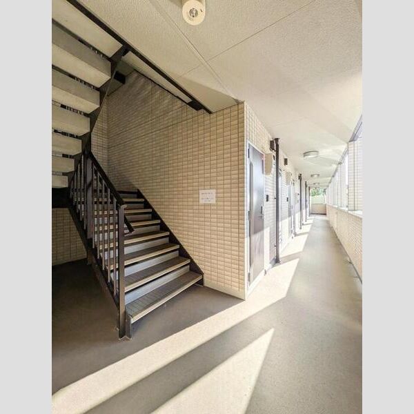 フェアリーシャトー303号室 ロビー