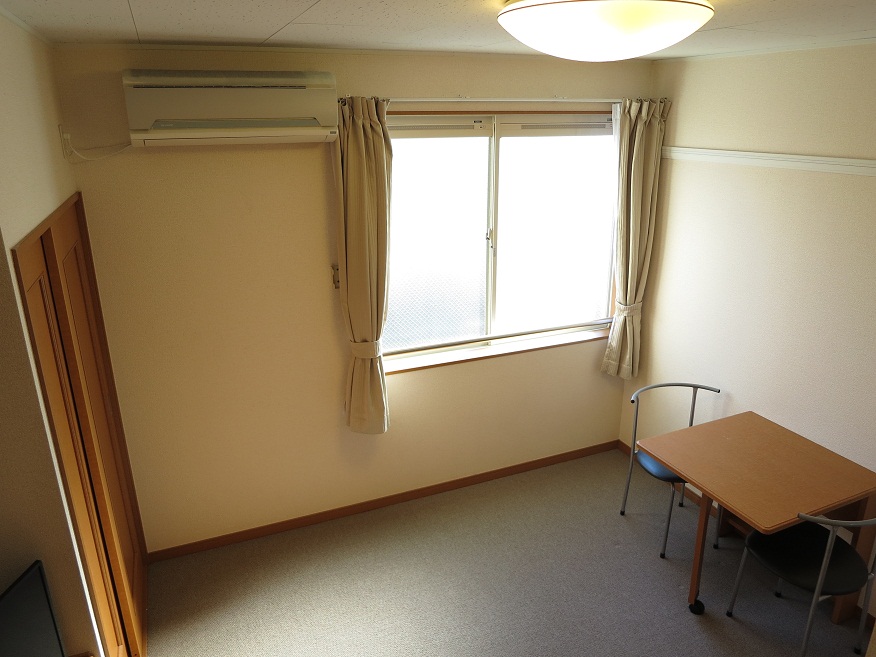 レオパレスペルル207号室 リビング