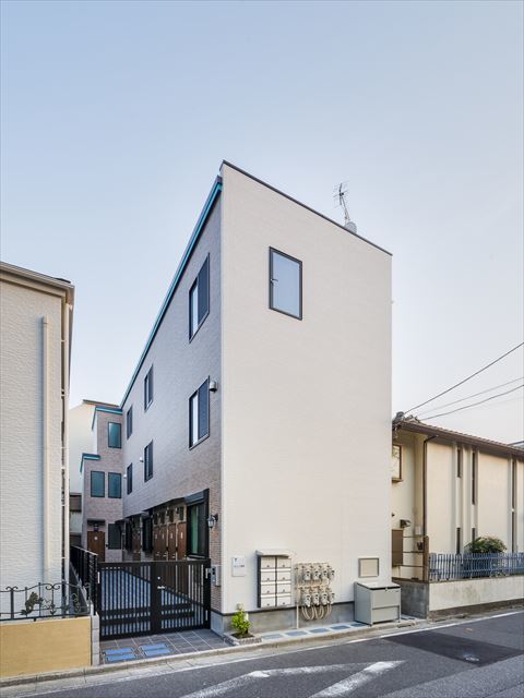 オリーブ金町1階 敷地内ごみ置き場　オートロック