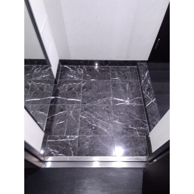 ラル練馬2階 玄関