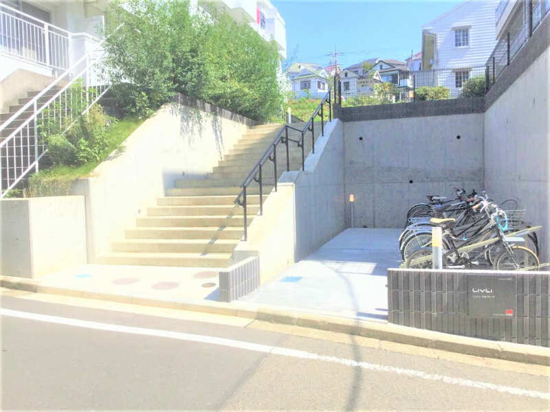 リブリ・たまプラーザ1階 エントランス