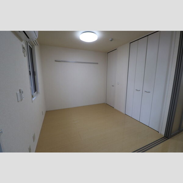 リビングタウン鍵山　A102号室 洋室