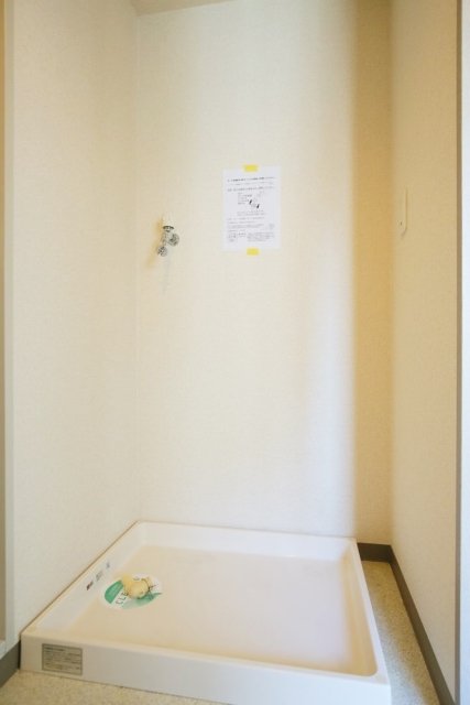 ロアール早稲田 室内洗濯機置場