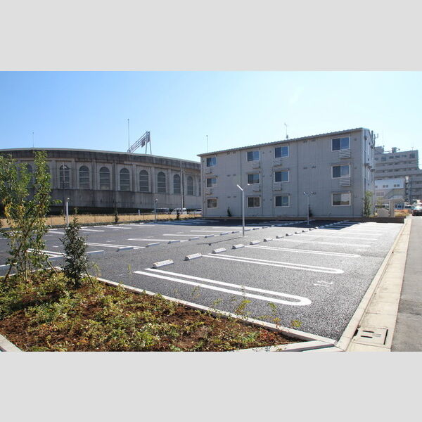 ボンメゾン 駐車場は塗装タイプ!